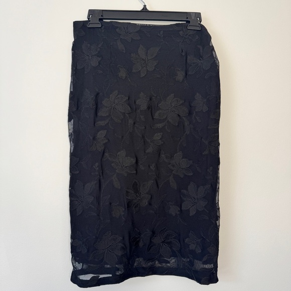 Dynamite Alana Embroidered Midi Skirt Black Burnout Floral Lined Pencil Sz M - Picture 3 of 12
